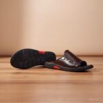 Men Slippers in Leather for Casual Wear
